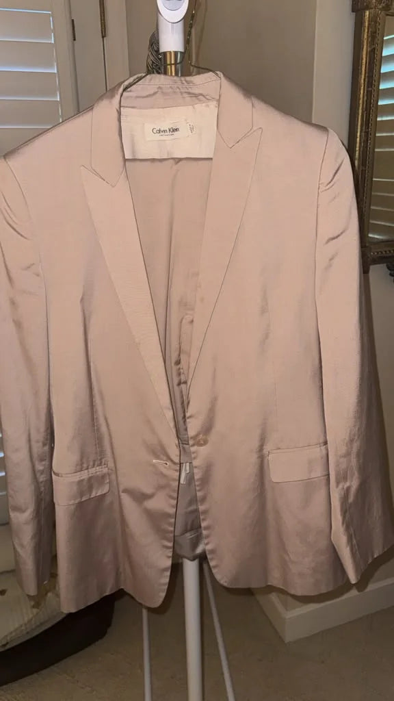 Blush minimalist tailored blazer front view | CCTwice luxury resale